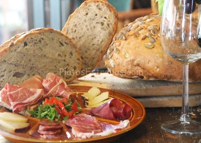 Charcutería Jamón y Mojo / Los Cristianos