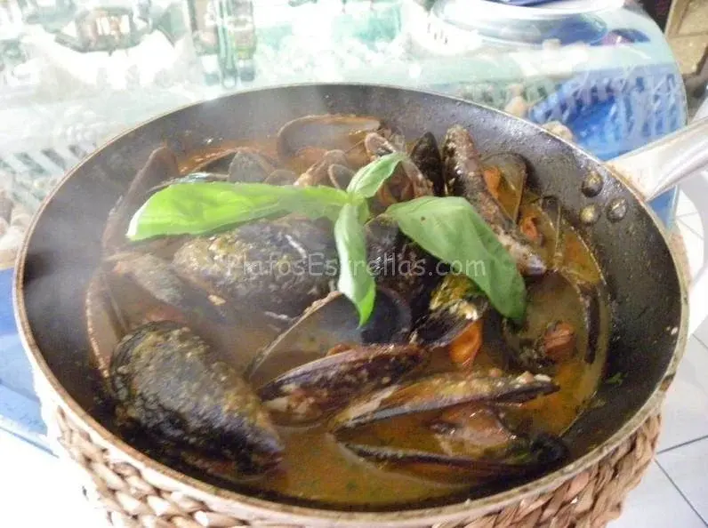 Mejillones a la Marinera - Agua y Sal -