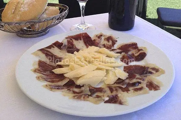 Jamón ibérico 5 jotas y parmesano