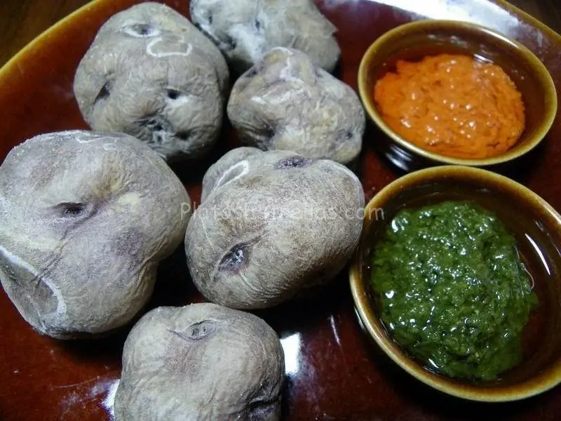 Papas negras con mojo_bodeguita canaria