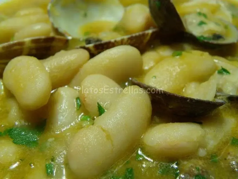 Fabes con almejas – La Posada