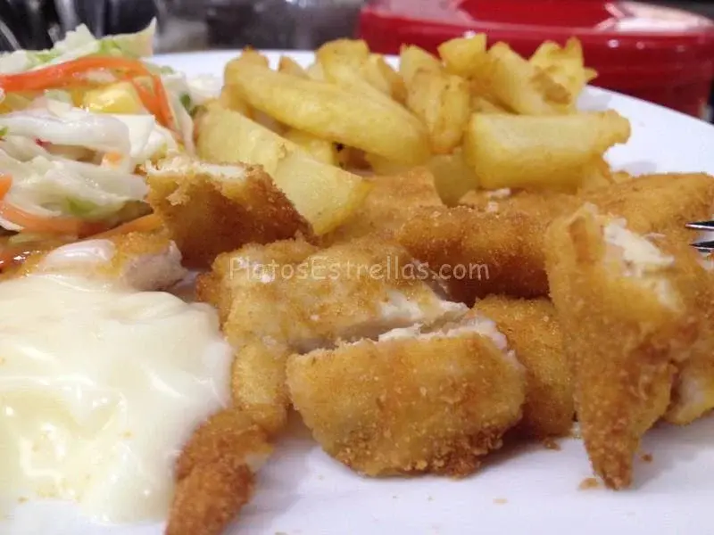 Combinado pollo con ensalada – Cafetería Roma
