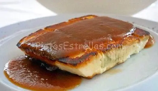 Queso plancha con mermelada de tomate