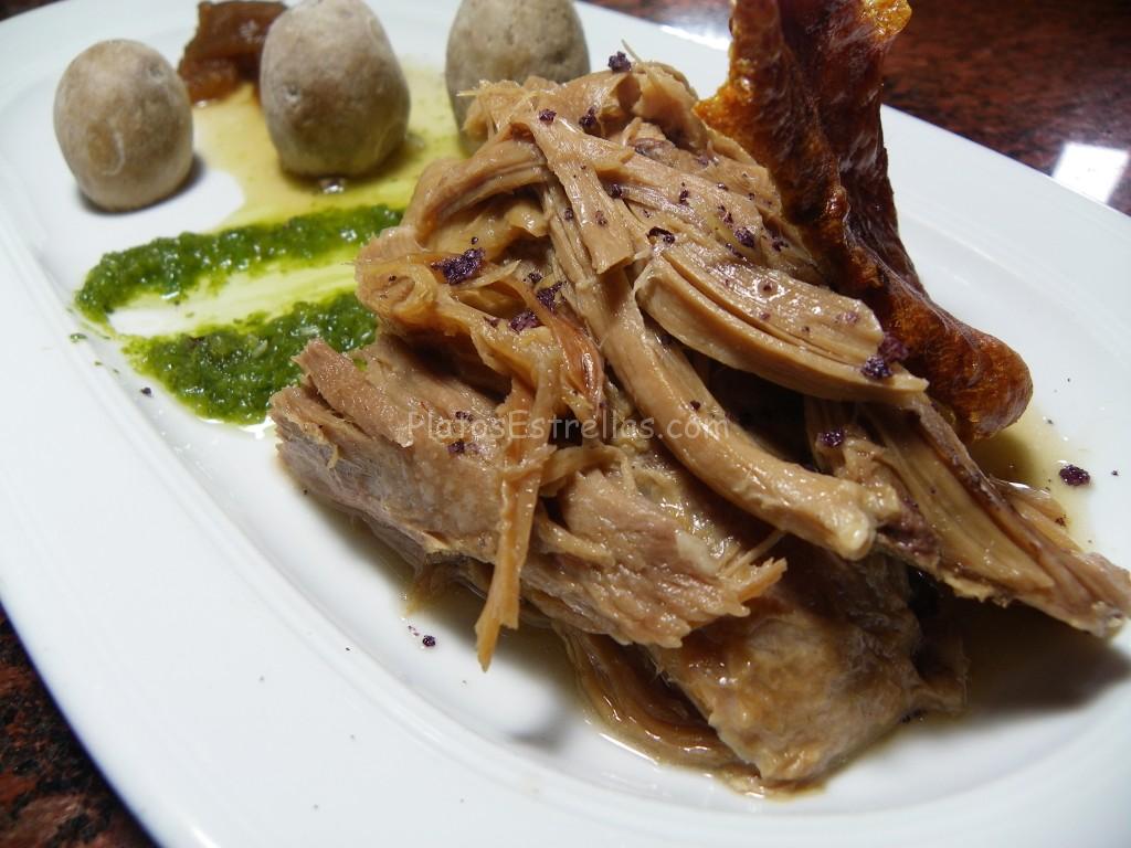 Cochinillo negro asado / Bodegas Monje / El Sauzal