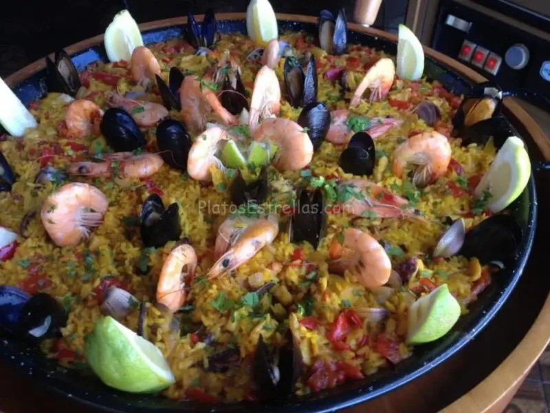 En Garachico, el bacalao encebollado de La Cofradía del Mar II, combina sabor y tradición.