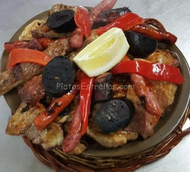 Parrillada de carne _ El Ortigal