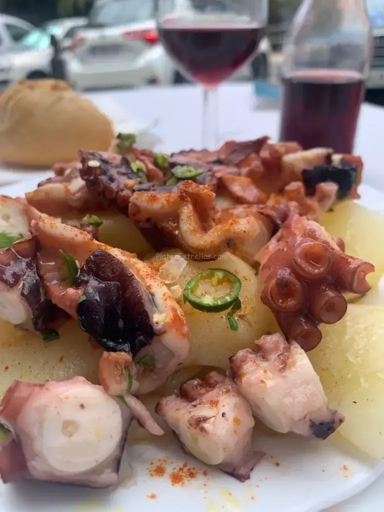 Paella de mariscos, Bar Restaurante Tinguaro
