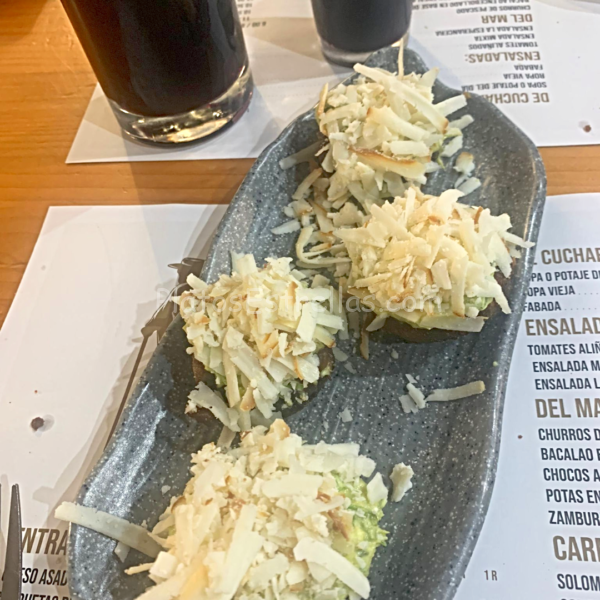 Champiñones rellenos de aguacate con queso de cabra Guachinche La Esperancera La Esperanza – Tenerife