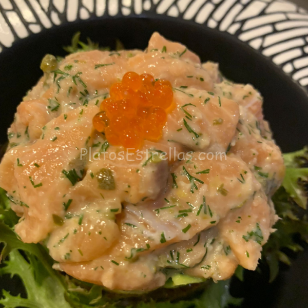 Tartar de Salmón y Aguacates con Humus de Alubia Negra. Restaurante Bambi Gourmet . Puerto de la Cruz