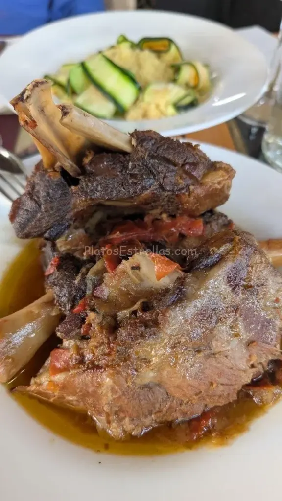 Cordero a la Canela