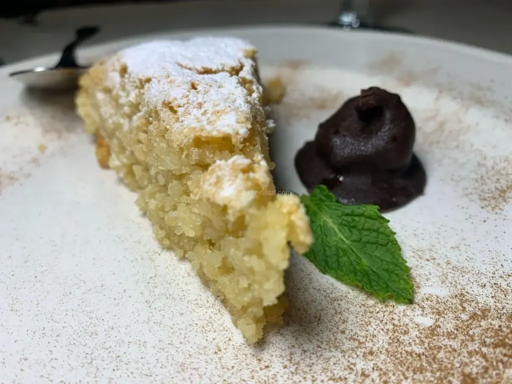 Restaurante Mirador de Morayma, Tarta de Almendras, Granada platos estrella
