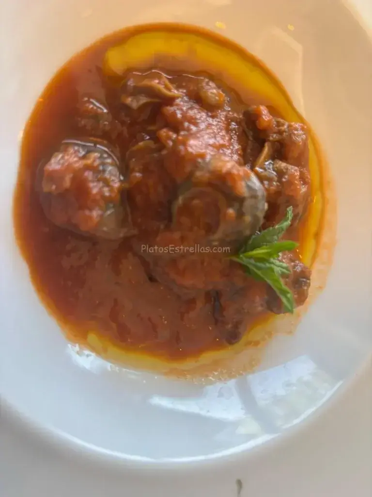 Adolfo Restaurante, Caracoles con salsa de tomate, Toledo, platos estrella