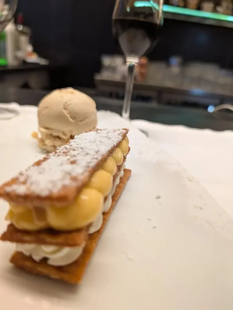 Restaurante Marisquería Rías Bajas Las Palmas- Hojaldre de crema y nata con helado de turrón – Las Palmas de Gran Canaria