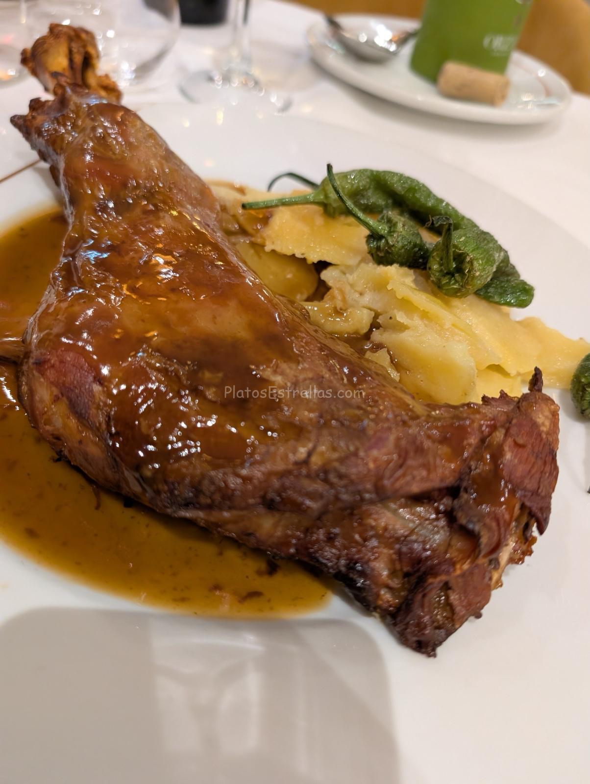 Restaurante Venta de Aires, Paletilla de cordero al horno de leña, Toledo Restaurante Venta de Aires, Paletilla de cordero al horno de leña, Toledo